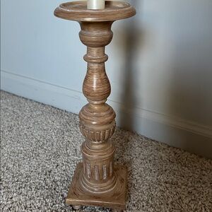 Southern Living EUC wooden candlestick. Includes tapered satin look candle